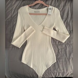 *NWT* Abercrombie White Sweater Bodysuit Size M